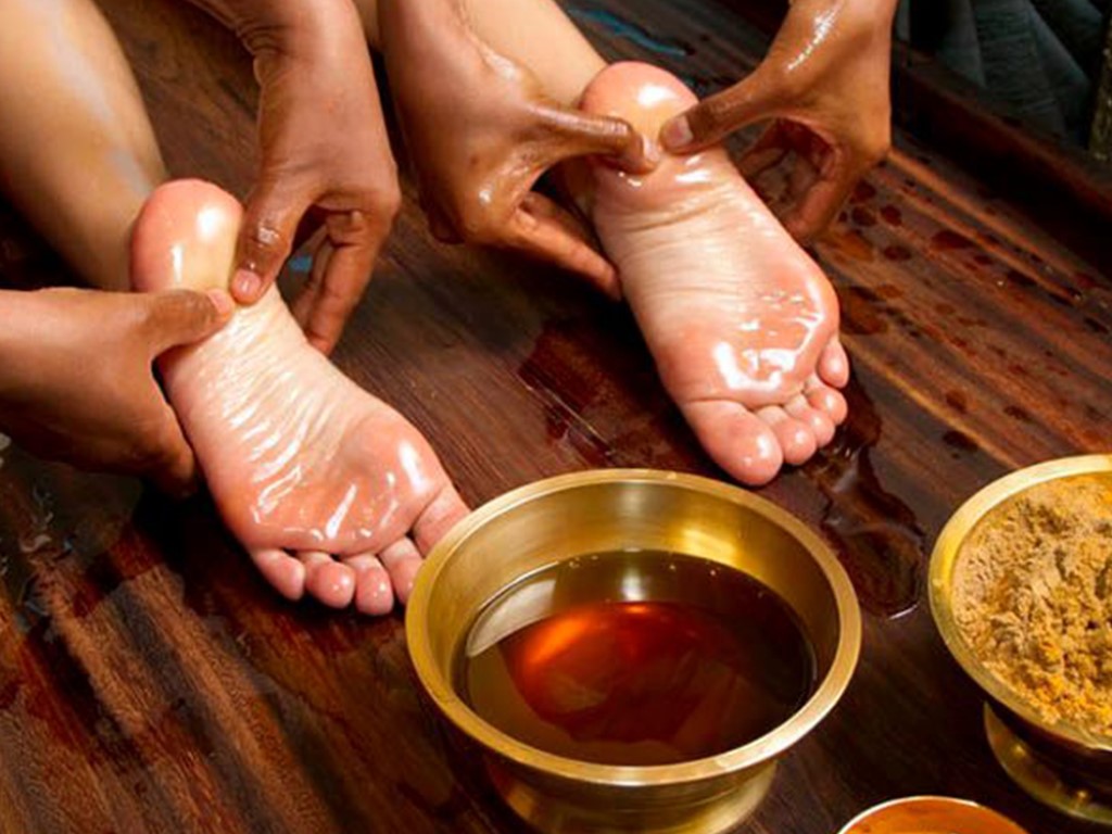 Панчакарма и её процедуры: аюрведические методы лечения 17 ayurvedic massage 1000 05 medium